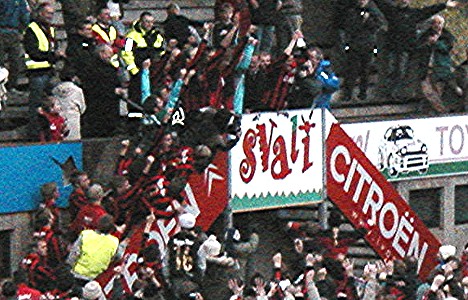 HB Tórshavn Champions 2006 - HB captain Janus Joensen has just been handed the throphy. HB Tórshavn Champions 2006 - HB captain Janus Joensen has just been handed the throphy.