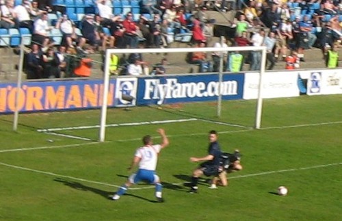 Scottish goalkeeper Craig Gordon blocked the shot from Jákup á Borg 