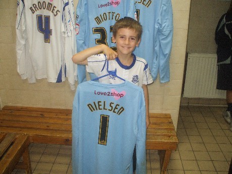Gunnar Nielsen's Tranmere goalkeeper shirt Gunnar Nielsen's Tranmere goalkeeper shirt